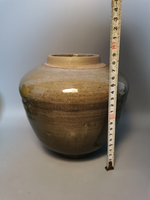 古玩陶瓷明末清初·青釉罐真品鑒賞圖