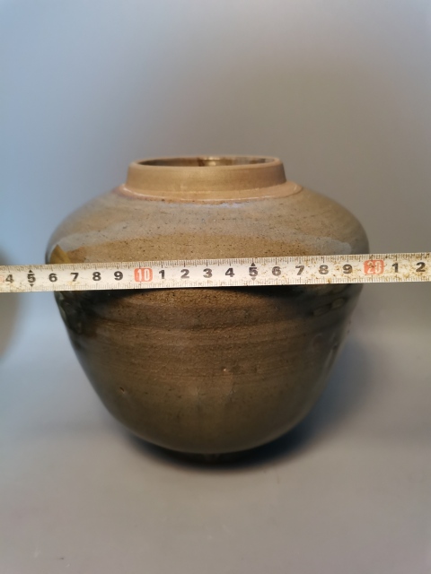 古玩陶瓷明末清初·青釉罐真品鑒賞圖