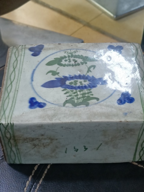 古玩陶瓷花卉紋書擋拍賣，當(dāng)前價(jià)格480元