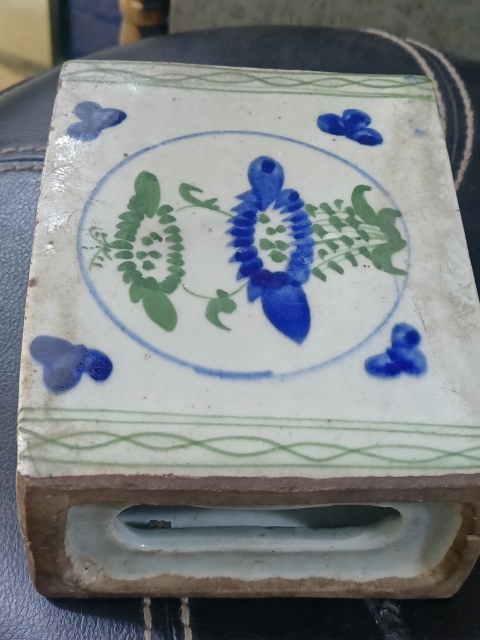 古玩陶瓷花卉紋書擋拍賣，當(dāng)前價(jià)格480元