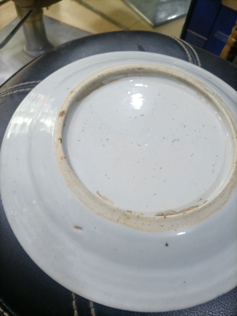 古玩陶瓷清中期青花山水人物紋折沿盤拍賣,當前價格1800元