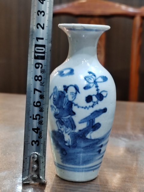 古玩陶瓷乾隆青花連生貴子人物紋瓶拍賣,當前價格1200元