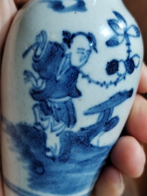 古玩陶瓷乾隆青花連生貴子人物紋瓶拍賣,當前價格1200元