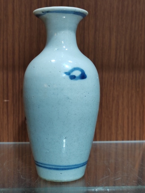 古玩陶瓷乾隆青花連生貴子人物紋瓶拍賣,當前價格1200元