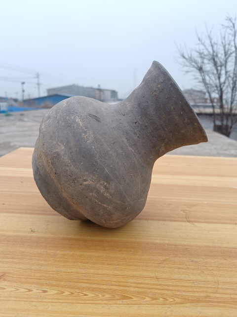 古玩陶瓷漢代~灰陶撇口瓶拍賣,當(dāng)前價(jià)格0元