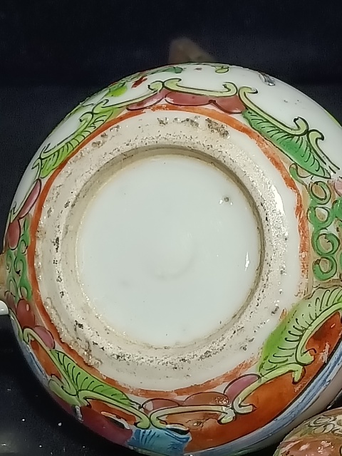 古玩陶瓷晚清廣彩西廂記人物茶壺拍賣(mài),當(dāng)前價(jià)格1658元
