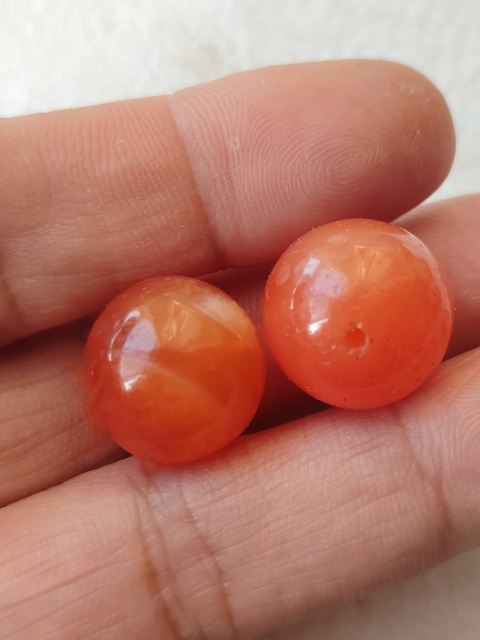 古玩玉器天然紅瑪瑙珠2顆拍賣,當前價格480元