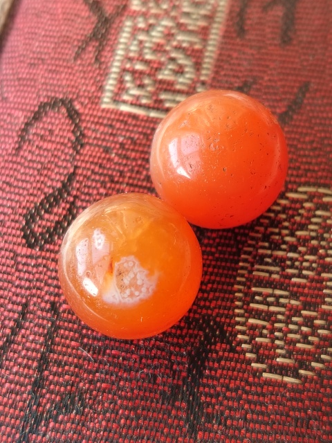 古玩玉器天然紅瑪瑙珠2顆拍賣,當前價格480元