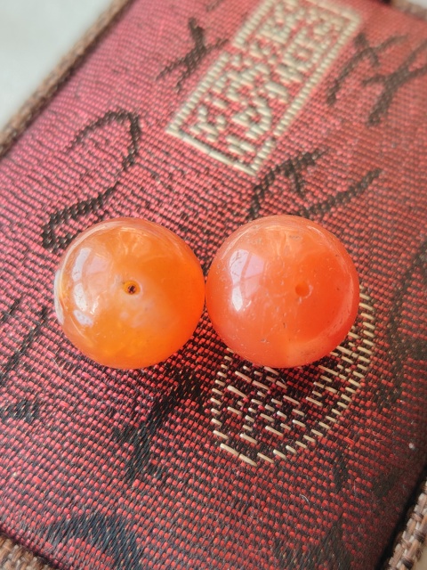 古玩玉器天然紅瑪瑙珠2顆拍賣,當前價格480元