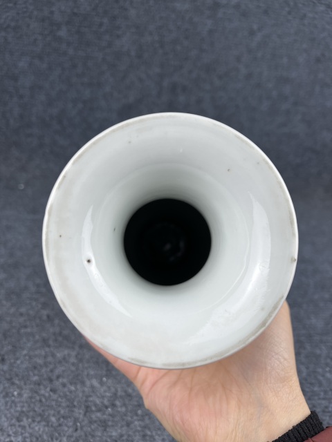 古玩陶瓷烏金釉描金觀音瓶拍賣，當(dāng)前價(jià)格4288元