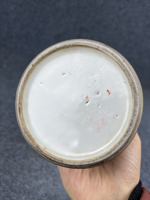 古玩陶瓷烏金釉描金觀音瓶拍賣，當(dāng)前價(jià)格4288元