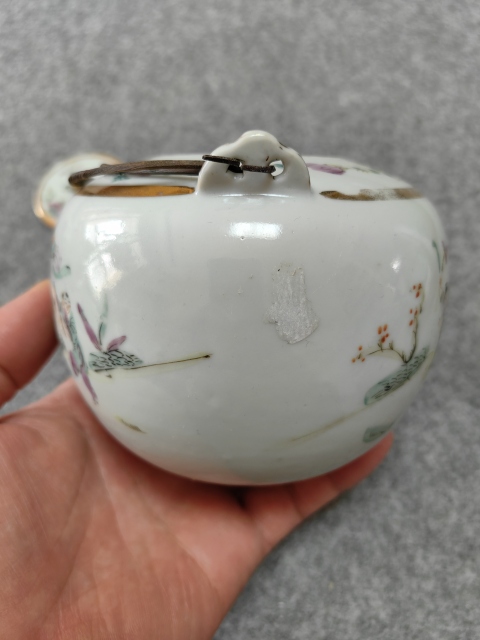 古玩陶瓷清晚期-麒麟送子粉彩提梁壺拍賣，當前價格4500元