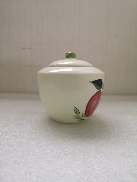 古玩陶瓷粉彩瓜果紋蓋罐拍賣，當(dāng)前價格298元