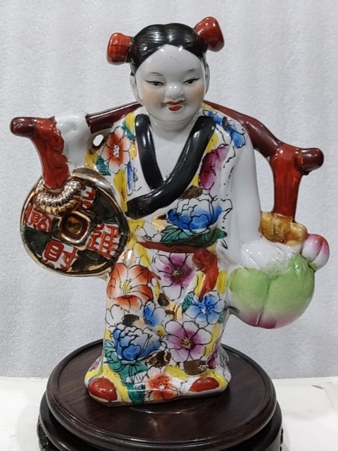 古玩陶瓷粉彩招財(cái)童子擺件拍賣,當(dāng)前價(jià)格588元