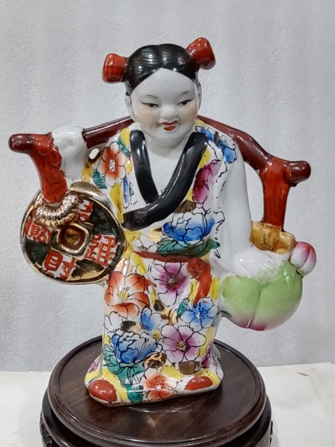 古玩陶瓷粉彩招財(cái)童子擺件拍賣,當(dāng)前價(jià)格588元