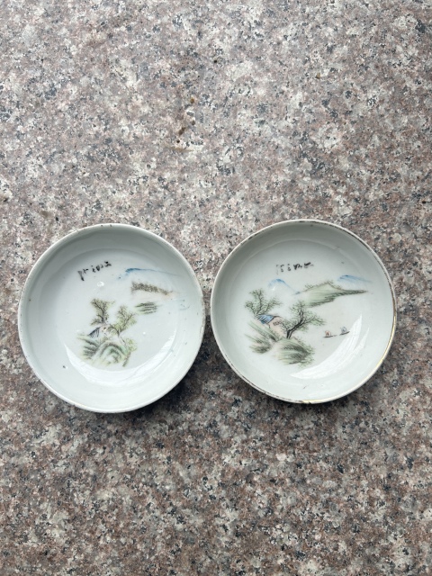 古玩陶瓷山水紋盤一對拍賣，當(dāng)前價格288元
