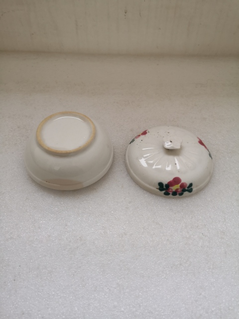 古玩陶瓷粉彩花卉紋粉盒拍賣，當前價格398元
