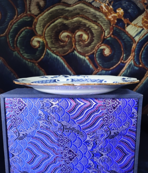 古玩陶瓷【實物鑒真佳士得拍出】清早期精品青花亭臺風景圖花口大盤003拍賣,當前價格7798元