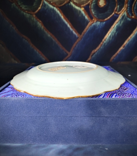古玩陶瓷【實物鑒真佳士得拍出】清早期精品青花亭臺風景圖花口大盤003拍賣,當前價格7798元