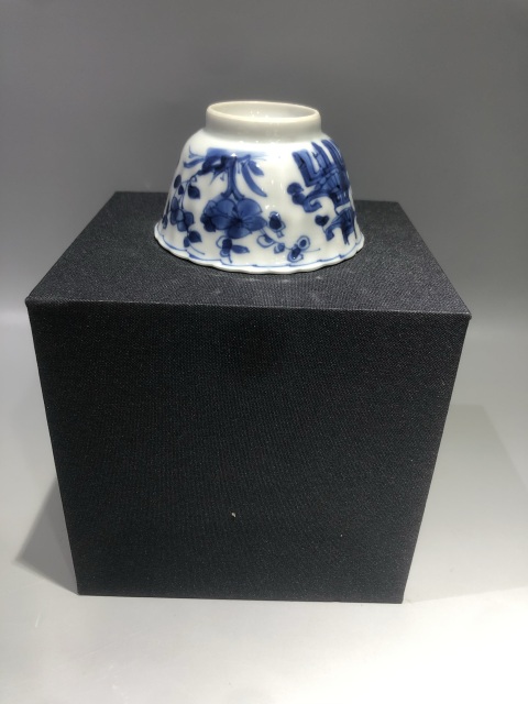 古玩陶瓷（精品品茗杯）清-康熙-連生貴子圖-花口品茗杯拍賣，當前價格1962元