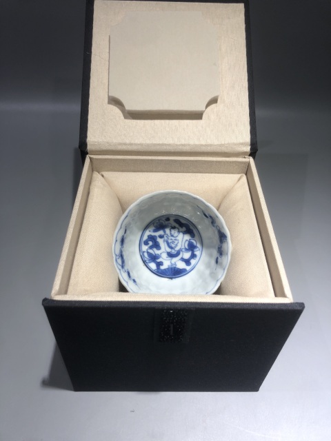 古玩陶瓷（精品品茗杯）清-康熙-連生貴子圖-花口品茗杯拍賣，當前價格1962元