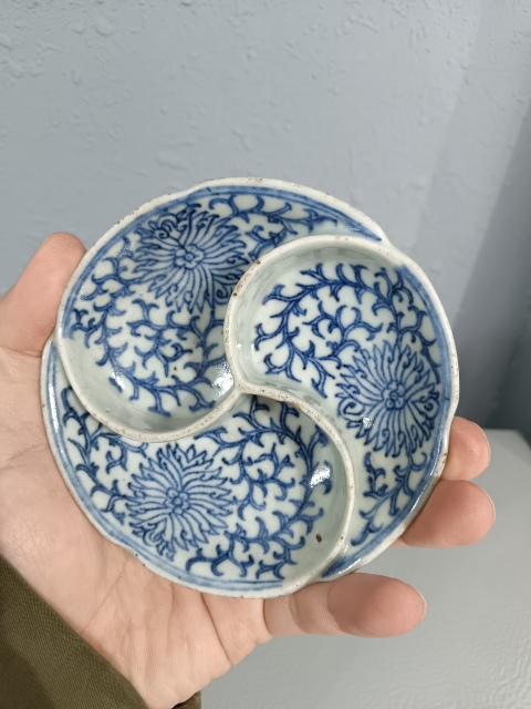 古玩陶瓷清嘉慶青花纏枝花卉調色盤拍賣,當前價格1980元