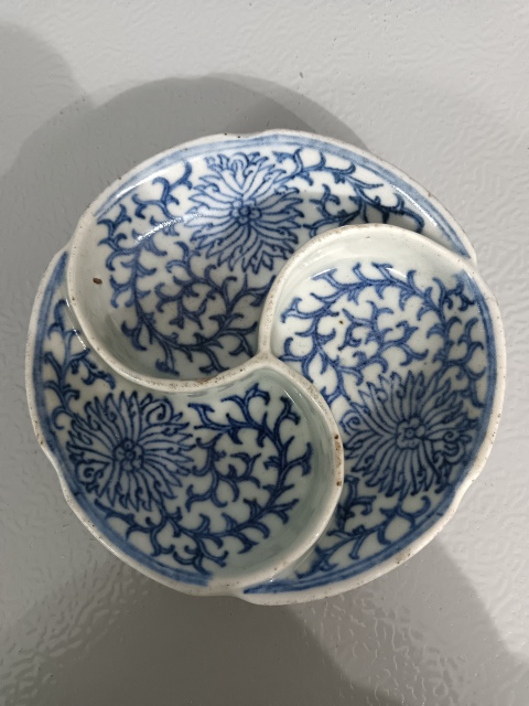 古玩陶瓷清嘉慶青花纏枝花卉調色盤拍賣,當前價格1980元
