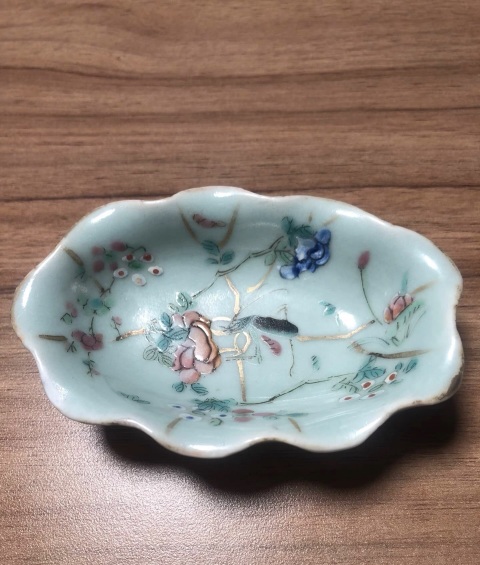 古玩陶瓷豆青釉粉彩飛蝗騰達花口筆舔拍賣,當前價格1680元