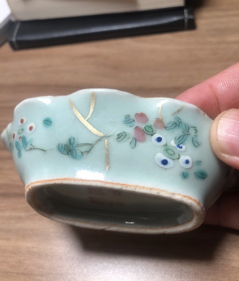 古玩陶瓷豆青釉粉彩飛蝗騰達花口筆舔拍賣,當前價格1680元