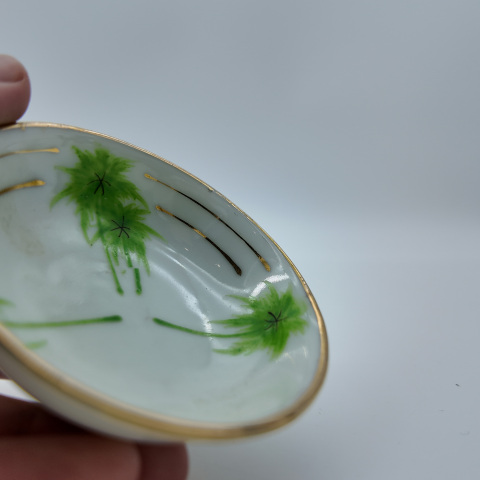 古玩陶瓷民國粉彩椰樹紋小碟拍賣，當前價格1000元