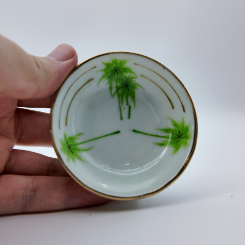 古玩陶瓷民國粉彩椰樹紋小碟拍賣，當前價格1000元