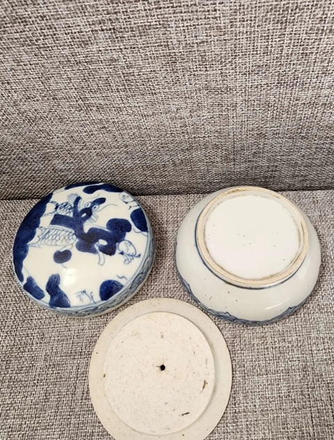 古玩陶瓷清乾隆青花麒麟送子蓋盒（有保真卡）拍賣，當前價格1200元