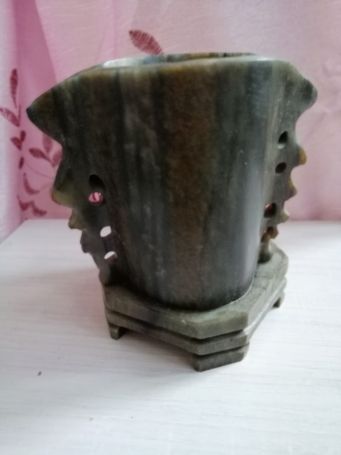 古玩玉器喜上眉梢筆筒拍賣,當(dāng)前價格499元