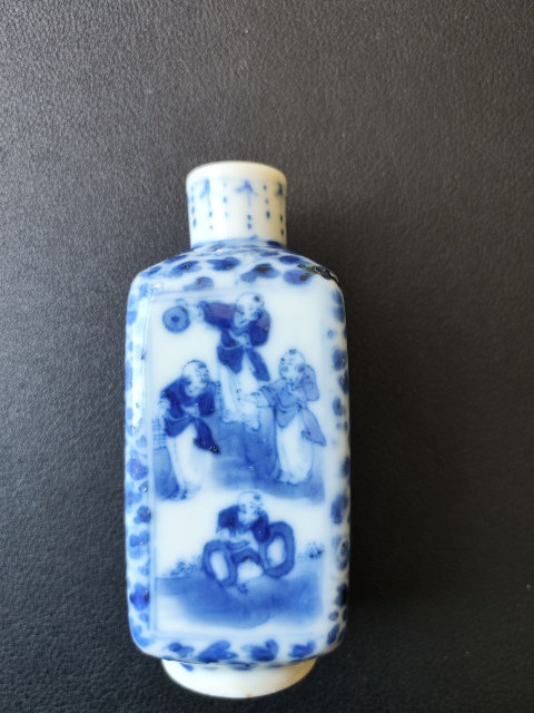 古玩陶瓷司馬光砸缸青花鼻煙壺拍賣,當(dāng)前價格8800元