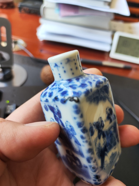 古玩陶瓷司馬光砸缸青花鼻煙壺拍賣,當(dāng)前價格8800元