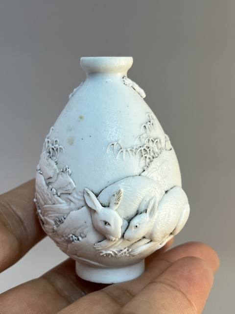 域鉴古玩】堆塑鼻烟壶鉴定结果_堆塑鼻烟壶真假鉴别