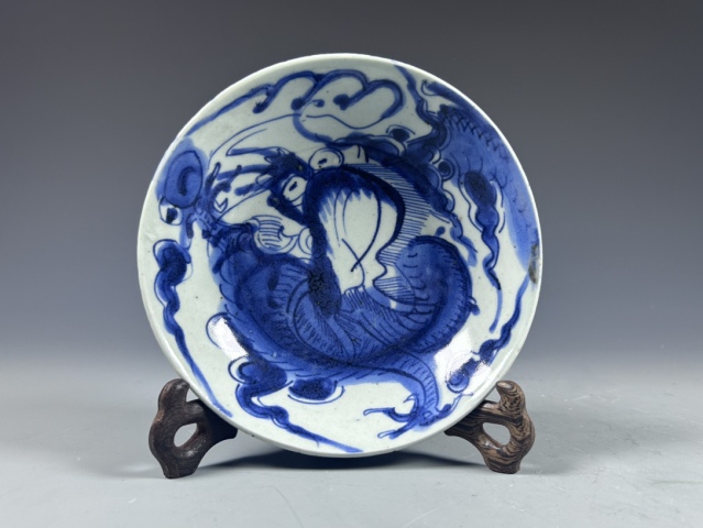 清雍乾·青花過墻龍紋盤拍賣，當(dāng)前價(jià)格3780元