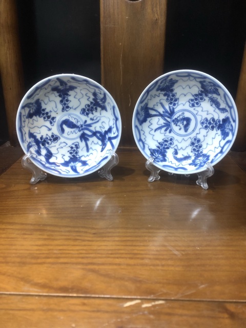 古玩陶瓷(已實(shí)物鑒真)清-康熙-松鼠葡萄紋-青花賞碟一對拍賣,當(dāng)前價(jià)格952元