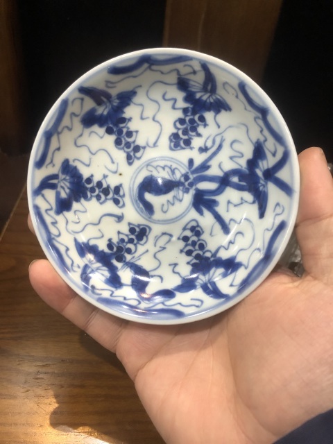 古玩陶瓷(已實(shí)物鑒真)清-康熙-松鼠葡萄紋-青花賞碟一對拍賣,當(dāng)前價(jià)格952元
