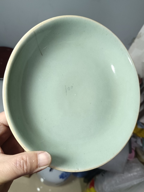 古玩陶瓷精美清中期豆青釉大盤拍賣,當前價格150元