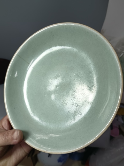 古玩陶瓷精美清中期豆青釉大盤拍賣,當前價格150元