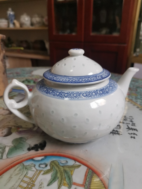古玩陶瓷六十年代精品玲瓏瓷青花執壺三件套拍賣,當前價格288元