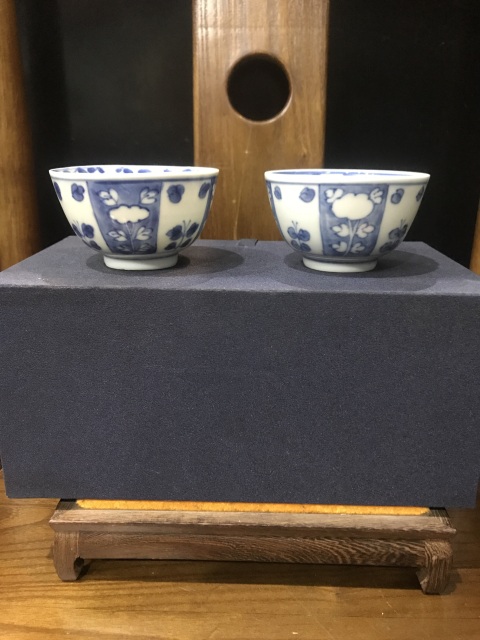 古玩陶瓷(精品主人杯)清-康熙-青花留白-花卉紋主人杯一對(duì)拍賣,當(dāng)前價(jià)格1584元