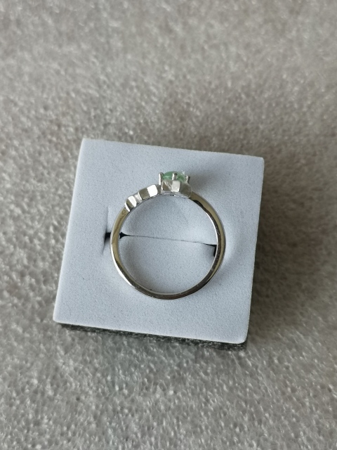 古玩玉器天然翡翠鑲嵌戒指拍賣，當前價格135元