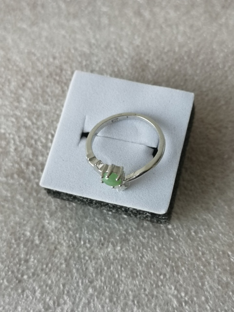 古玩玉器天然翡翠鑲嵌戒指拍賣，當前價格135元