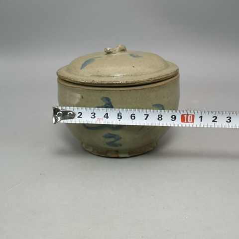 古玩陶瓷明晚期花卉紋青花蓋罐拍賣,當前價格1200元