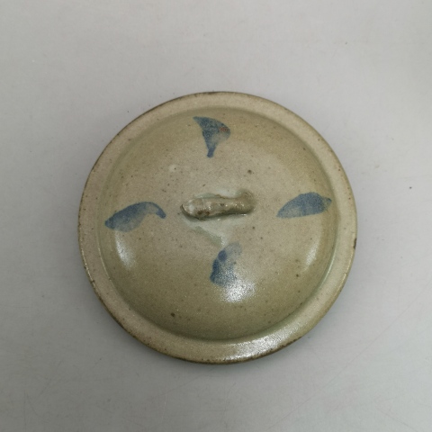 古玩陶瓷明晚期花卉紋青花蓋罐拍賣,當前價格1200元