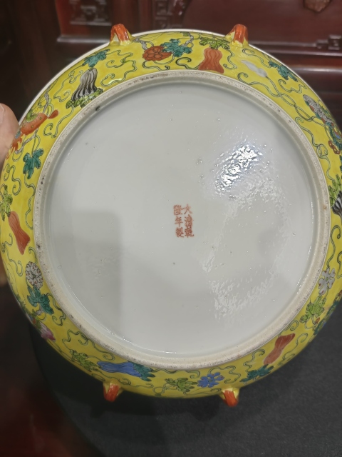 古玩陶瓷清末民初瓜蝶連綿四系蓋盆(二級官)拍賣,當前價格7500元