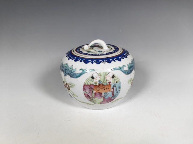 美術品　置物　粉彩雙耳尊　「乾隆御製」銘　美品 2点セット 美術品 置物 粉彩雙耳尊 「乾隆御製」銘 美品 2点セット
