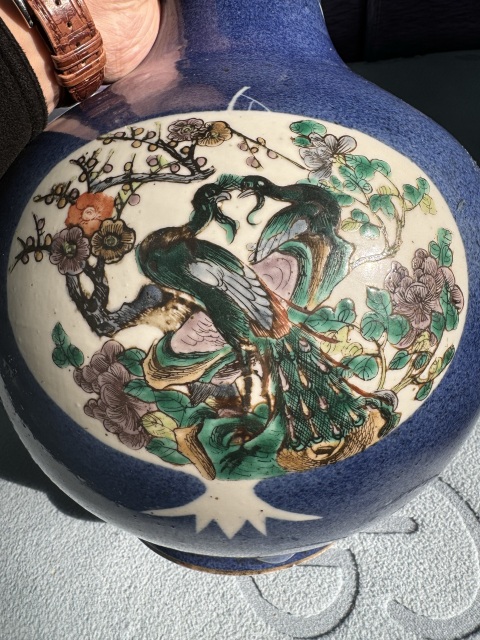 古玩陶瓷清光緒 撒藍釉開窗五彩山水人物紋瓶拍賣，當前價格42000元